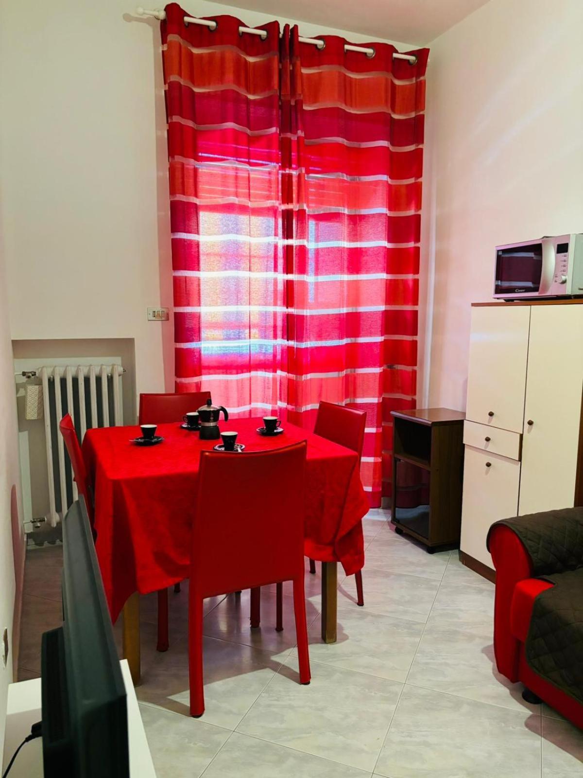 Matthias Central Rooms And Accomodation Bari Extérieur photo