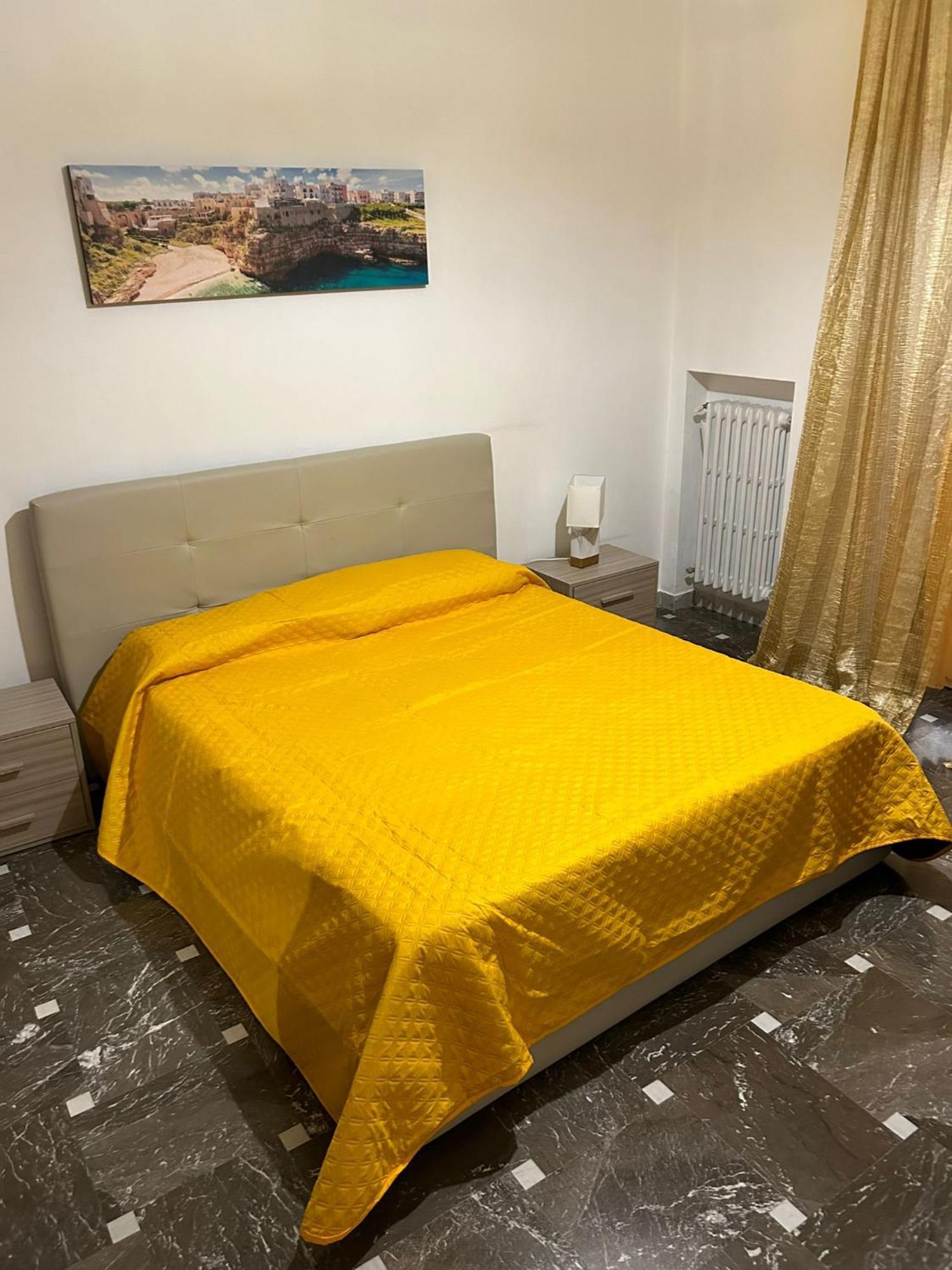 Matthias Central Rooms And Accomodation Bari Extérieur photo
