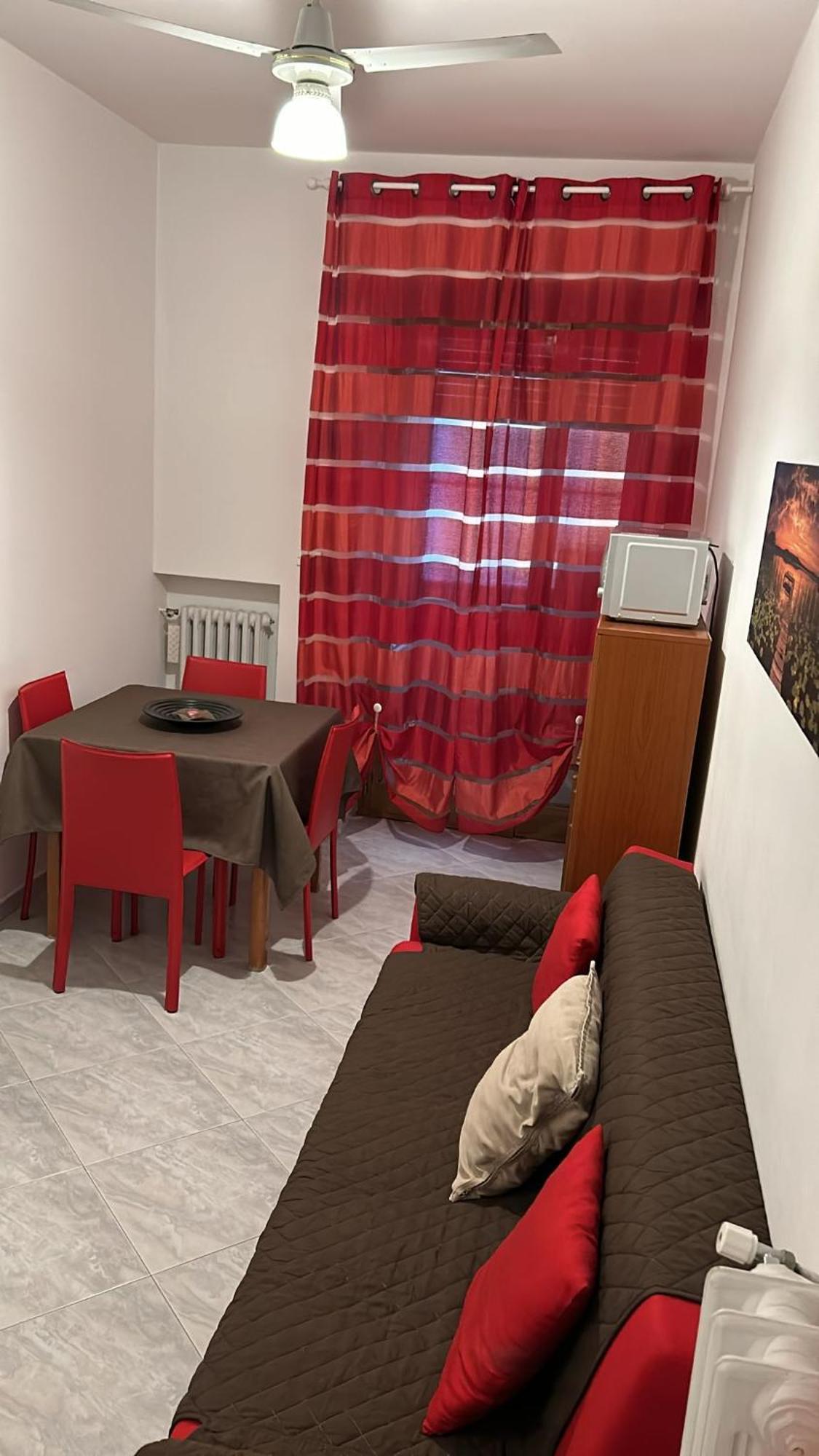 Matthias Central Rooms And Accomodation Bari Extérieur photo