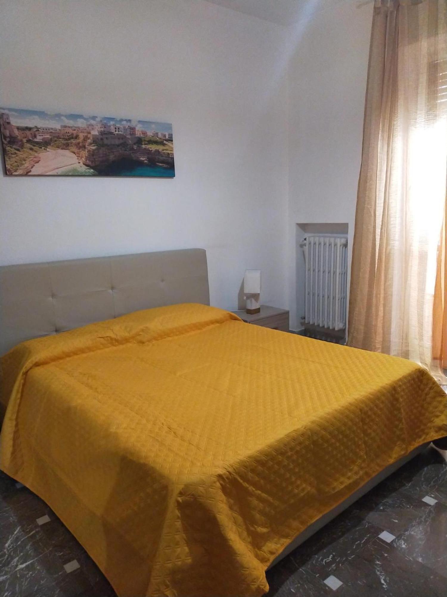 Matthias Central Rooms And Accomodation Bari Extérieur photo