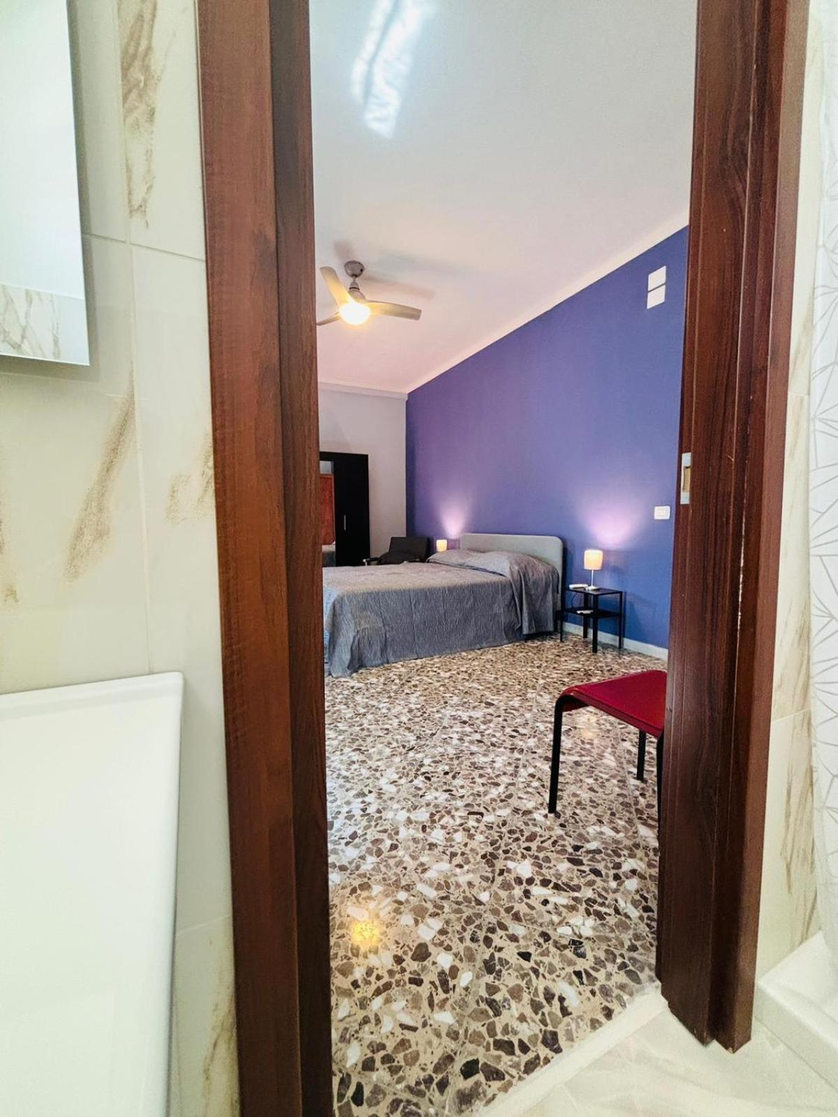 Matthias Central Rooms And Accomodation Bari Extérieur photo