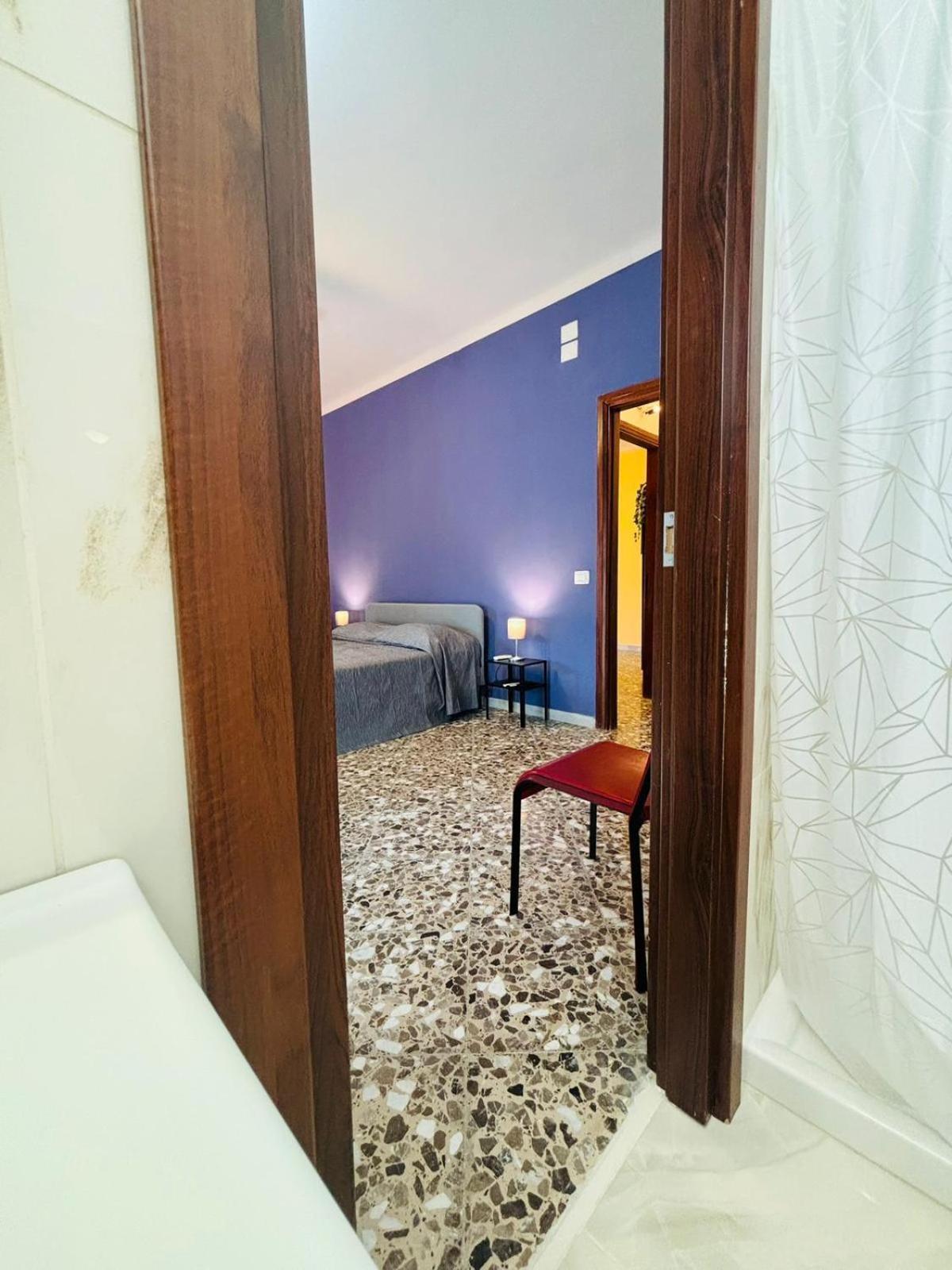 Matthias Central Rooms And Accomodation Bari Extérieur photo