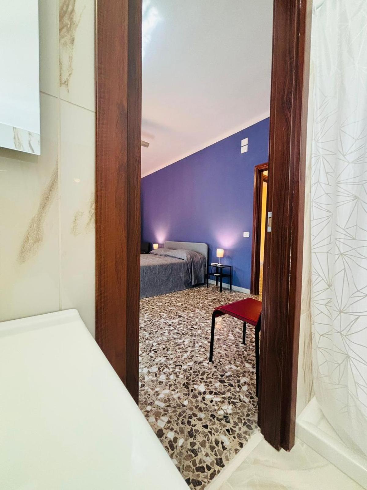 Matthias Central Rooms And Accomodation Bari Extérieur photo