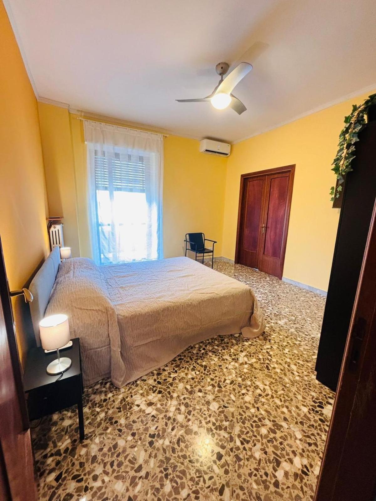Matthias Central Rooms And Accomodation Bari Extérieur photo